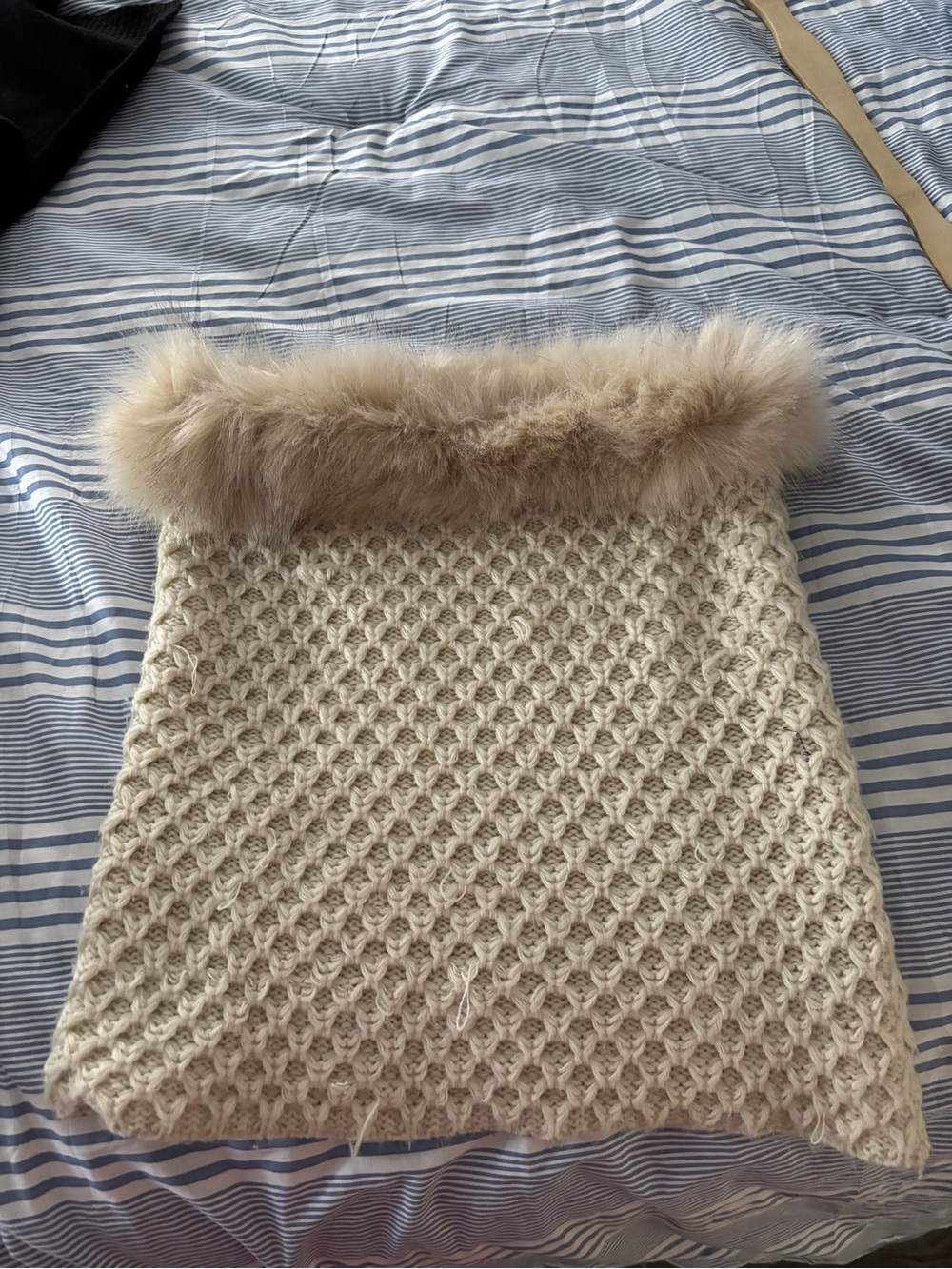 Cream Knit Fur-Trim Neck Warmer